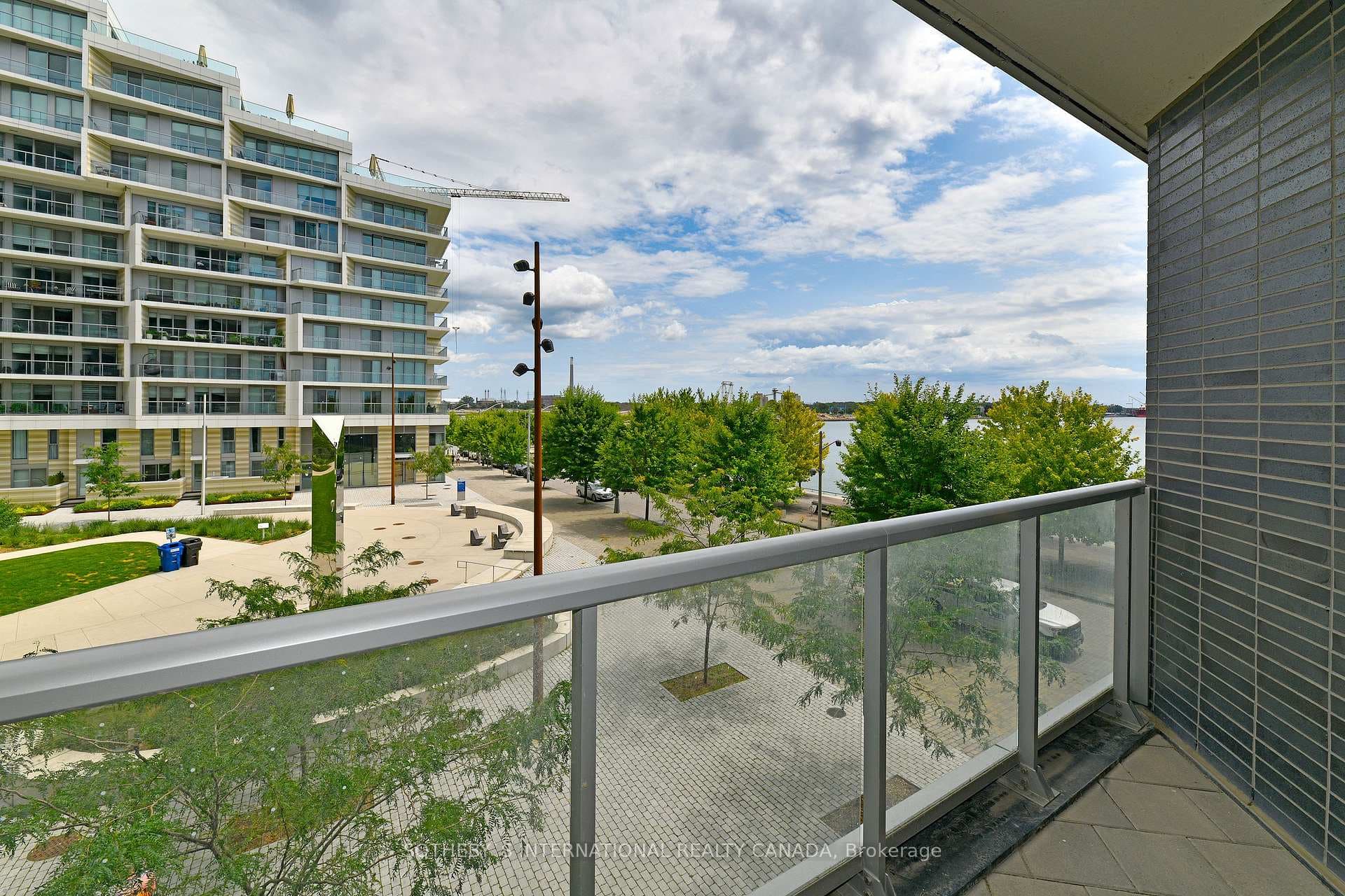 1 Edgewater Drive Unit 217 photo 29