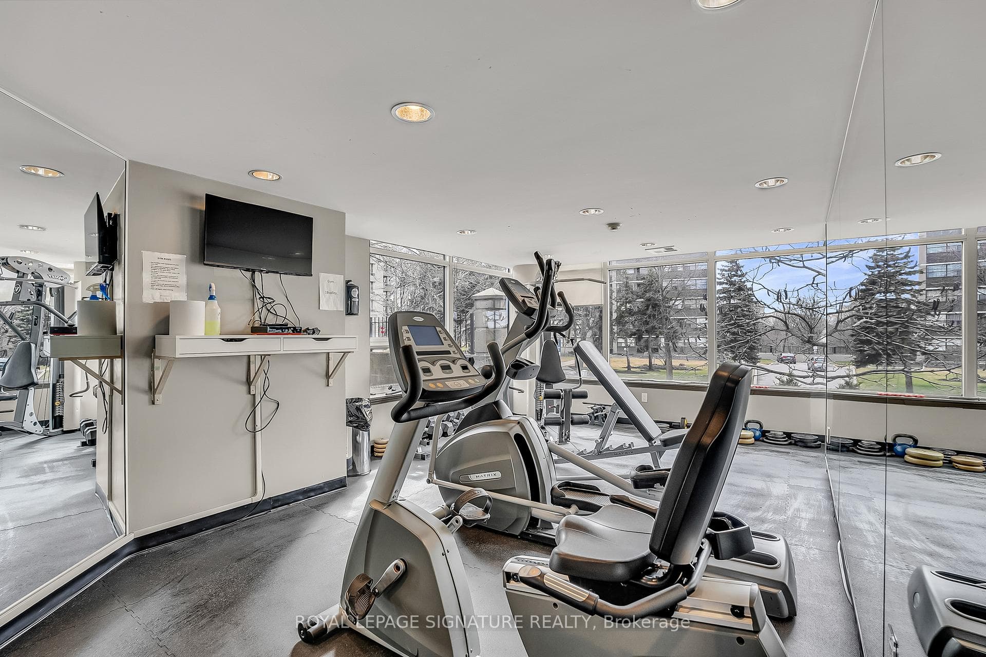 18 Valley Woods Road Unit PH305 photo 32