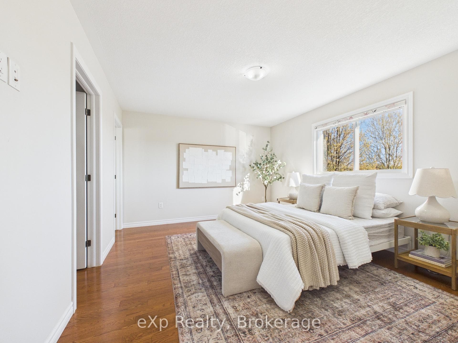 319 Gingrich Crescent photo 14