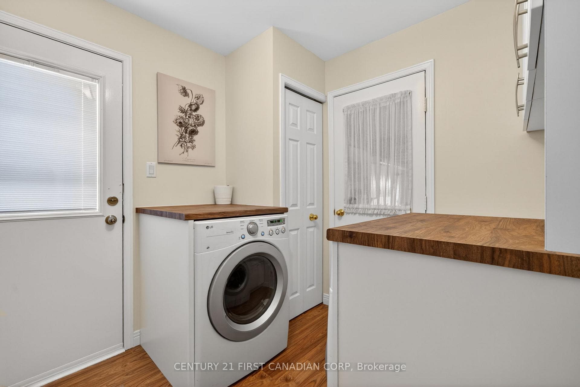 47 Sloane Crescent photo 21