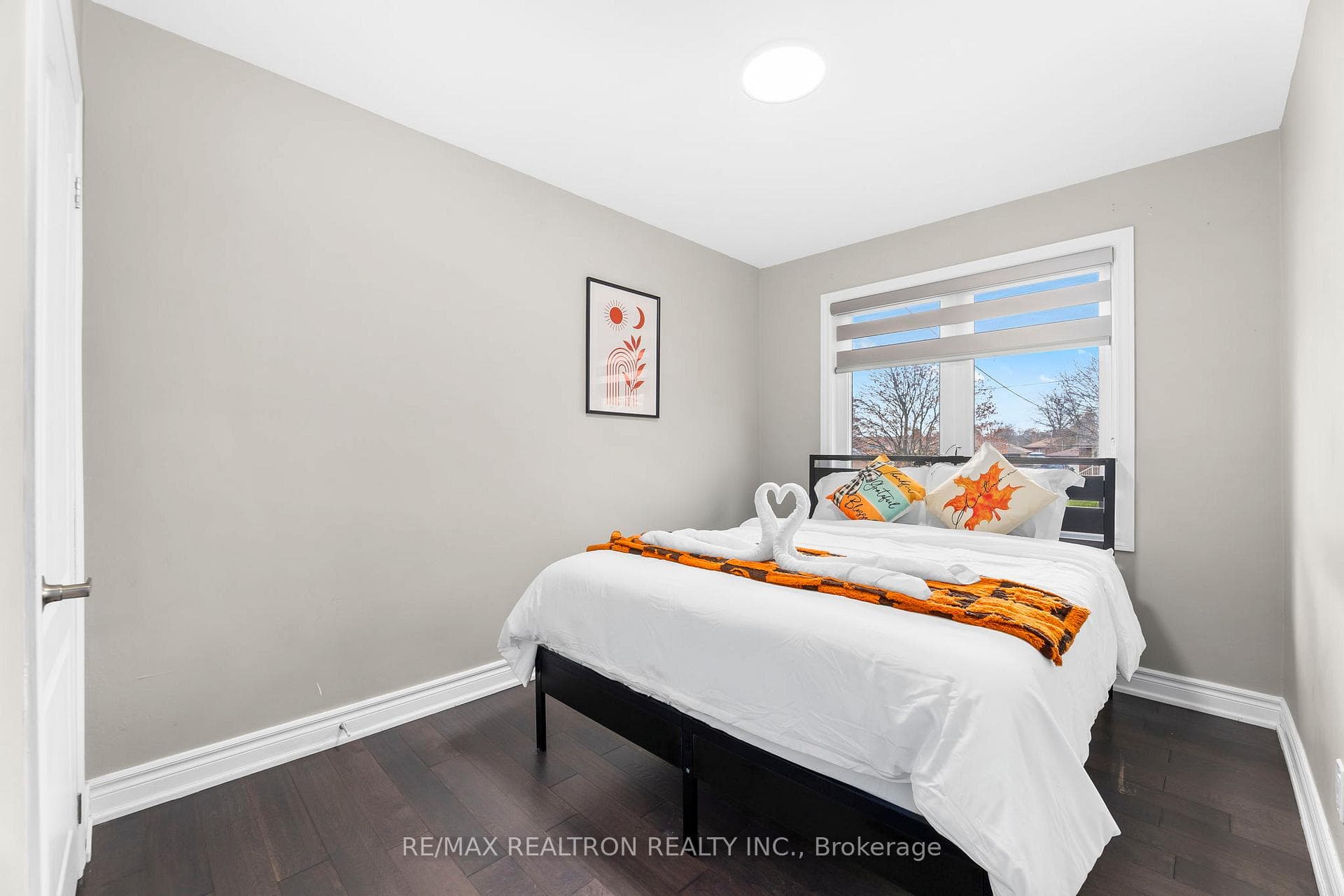 1141 Ritson Road photo 4
