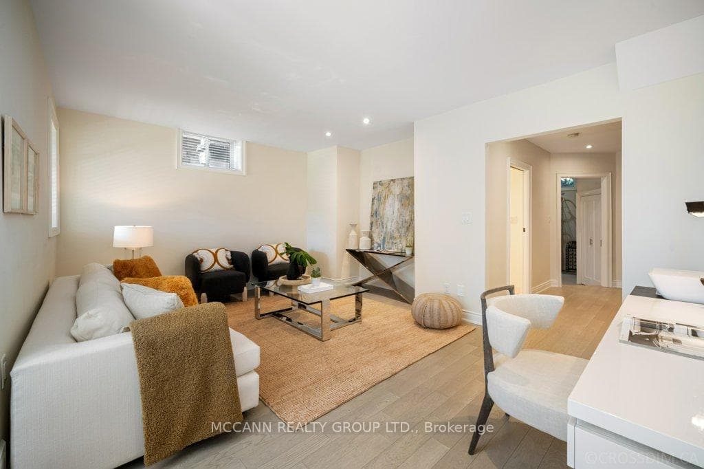 131 Belsize Drive photo 20