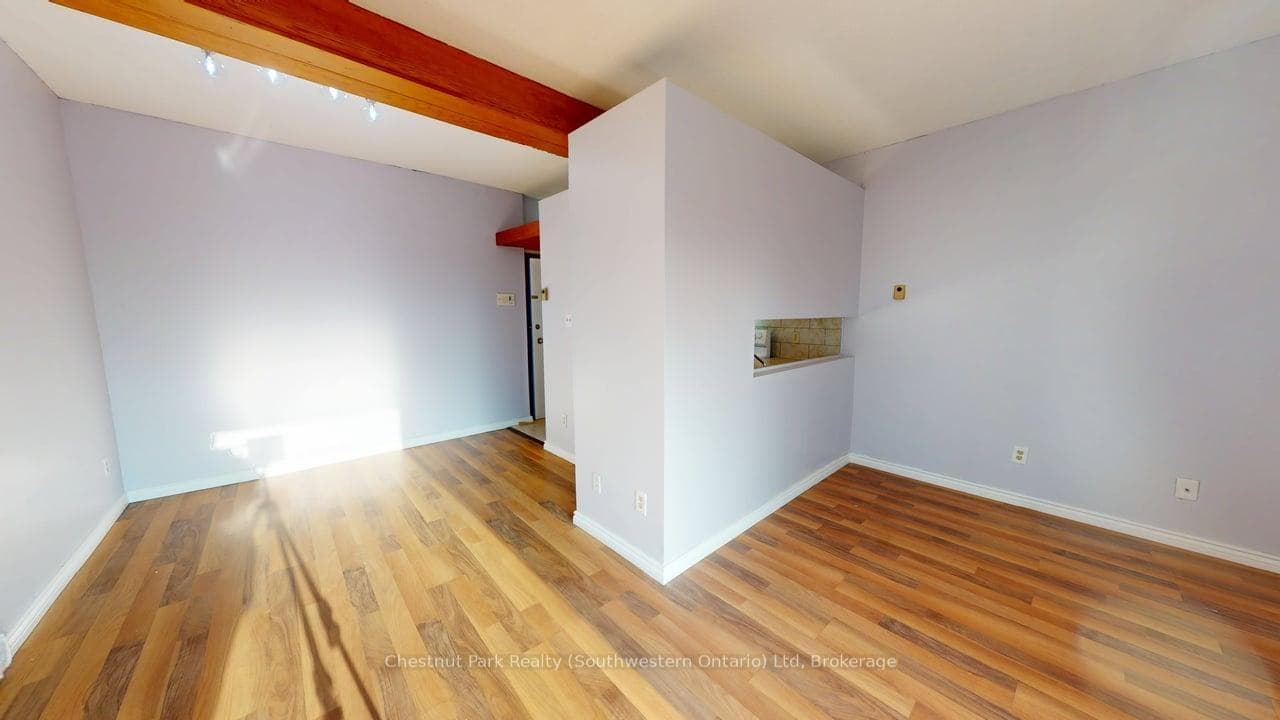 97 Farquhar Street Unit 201 photo 3