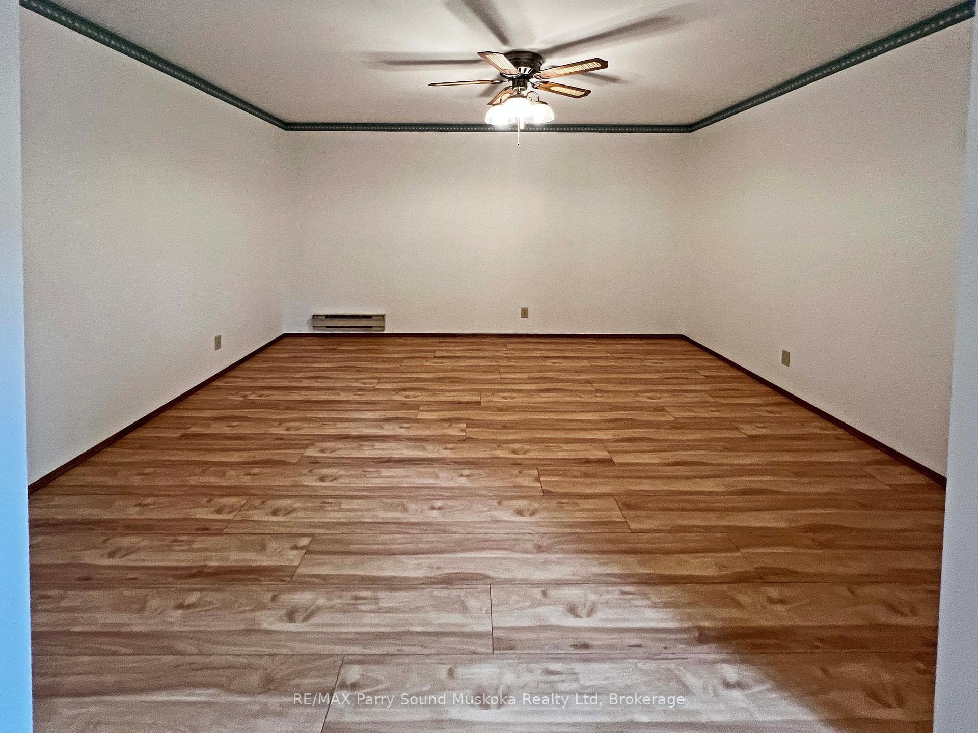 Spacious 3rd Bedroom + Den