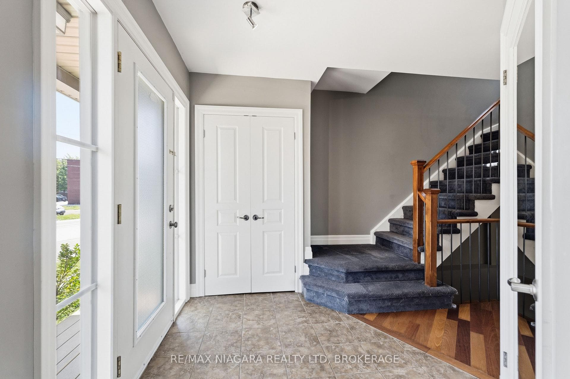 291 Vine Street photo 4