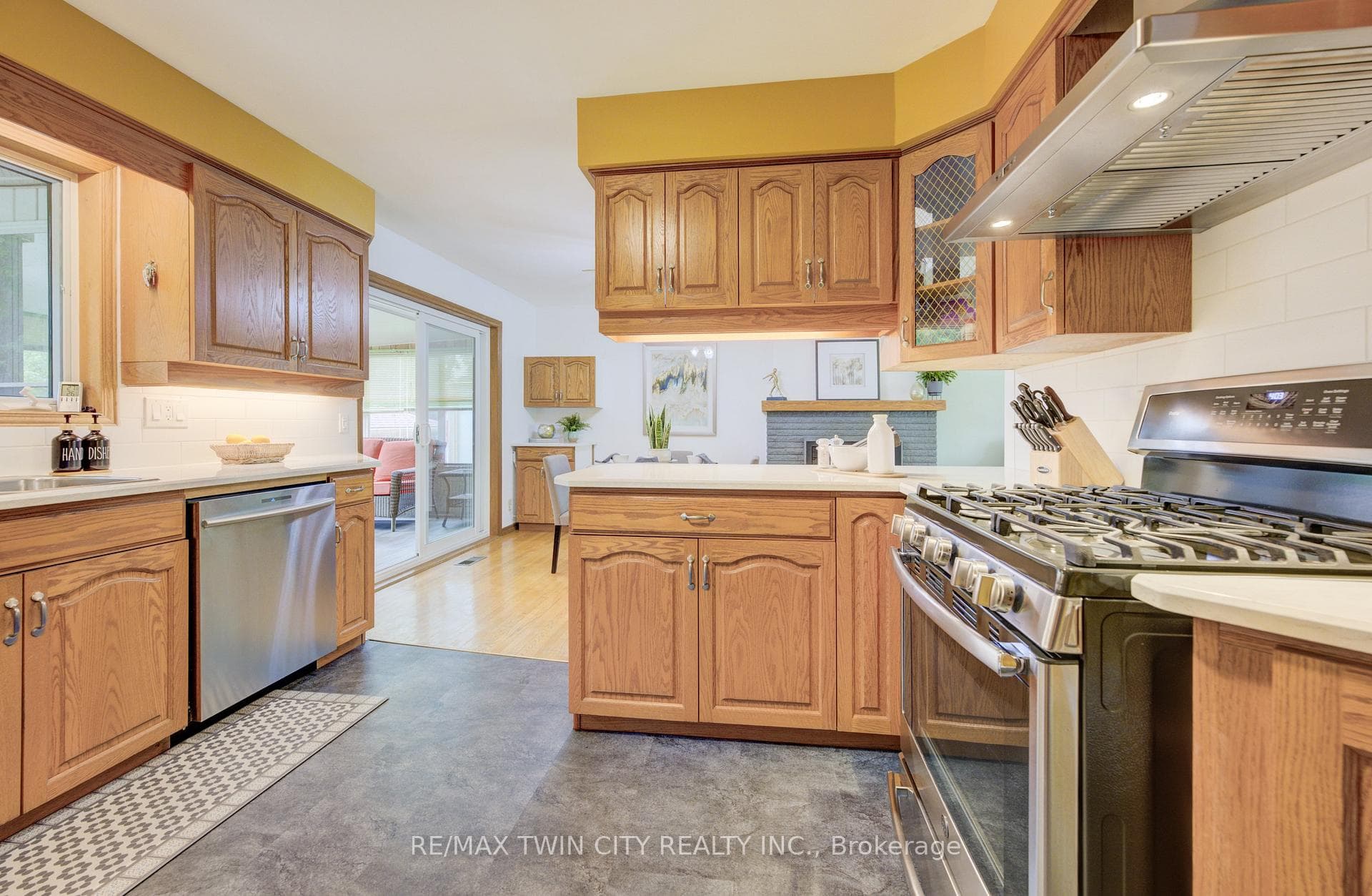 Stunning gas range
