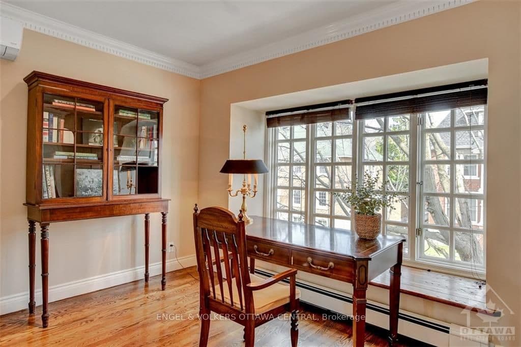 131 KEEFER Street photo 17