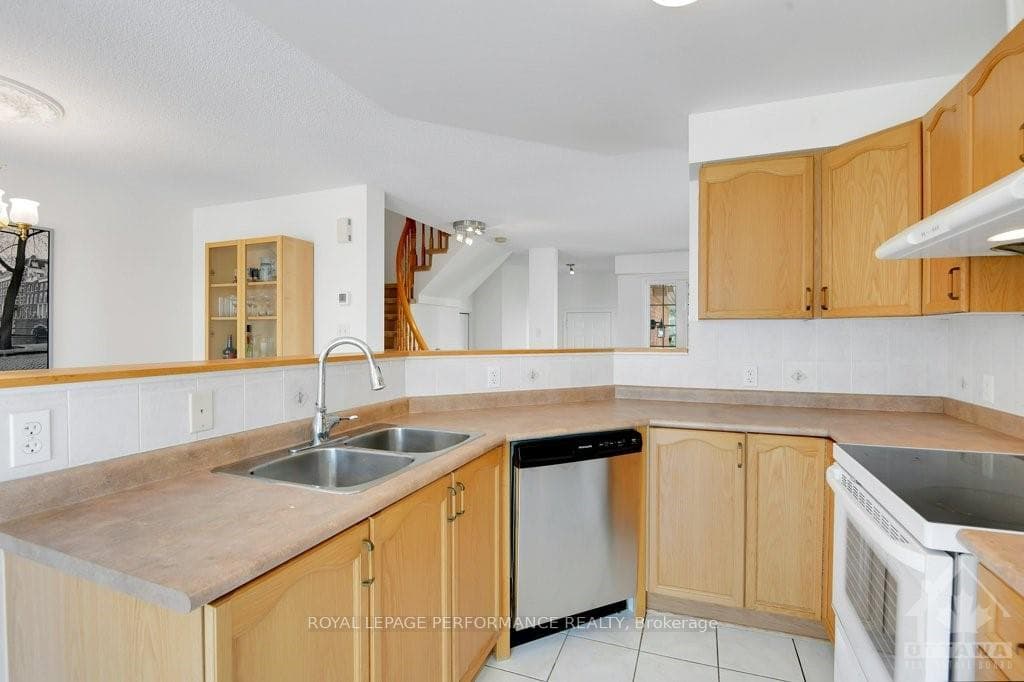 117 DUNTROON Circle photo 10