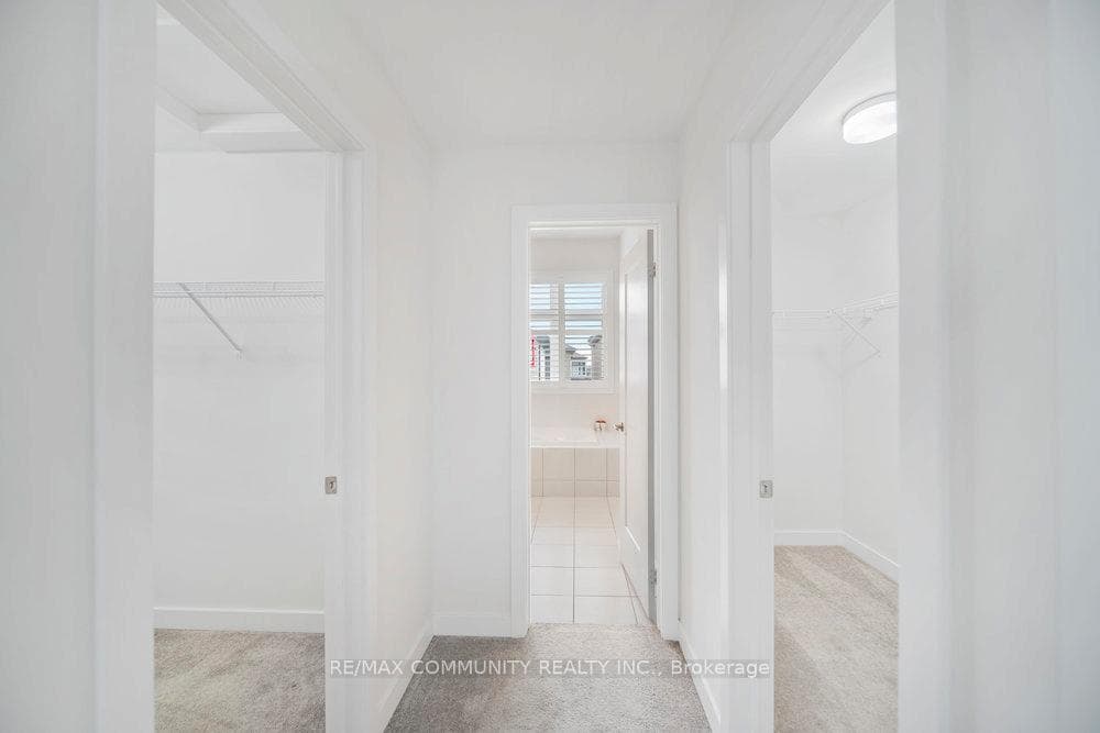 122 Old Oak Lane photo 29
