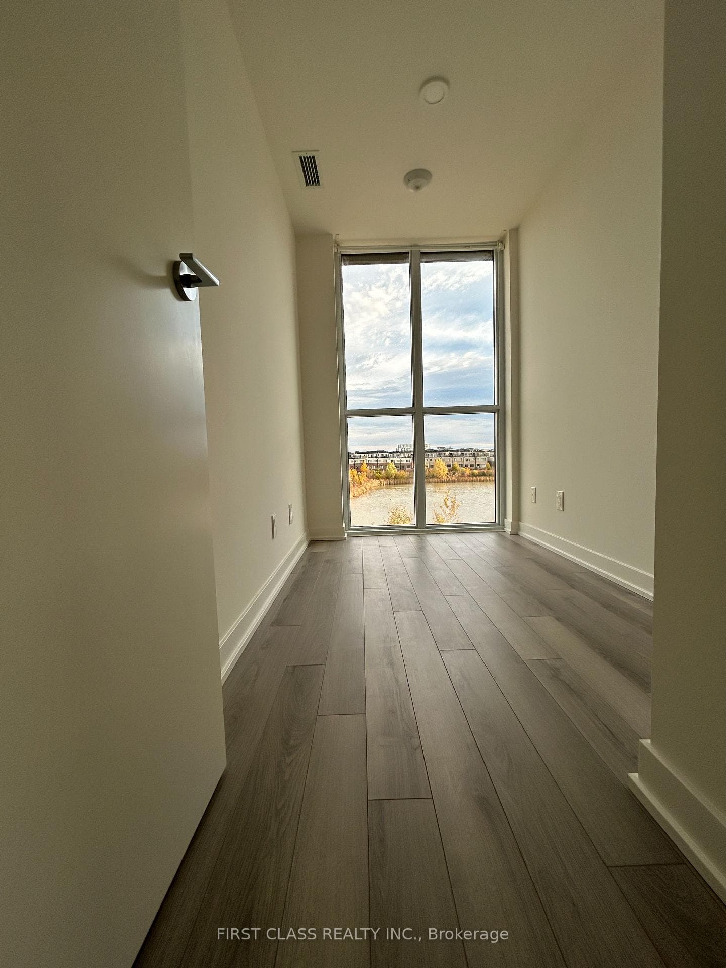 3071 Trafalgar Road Unit 305 photo 28