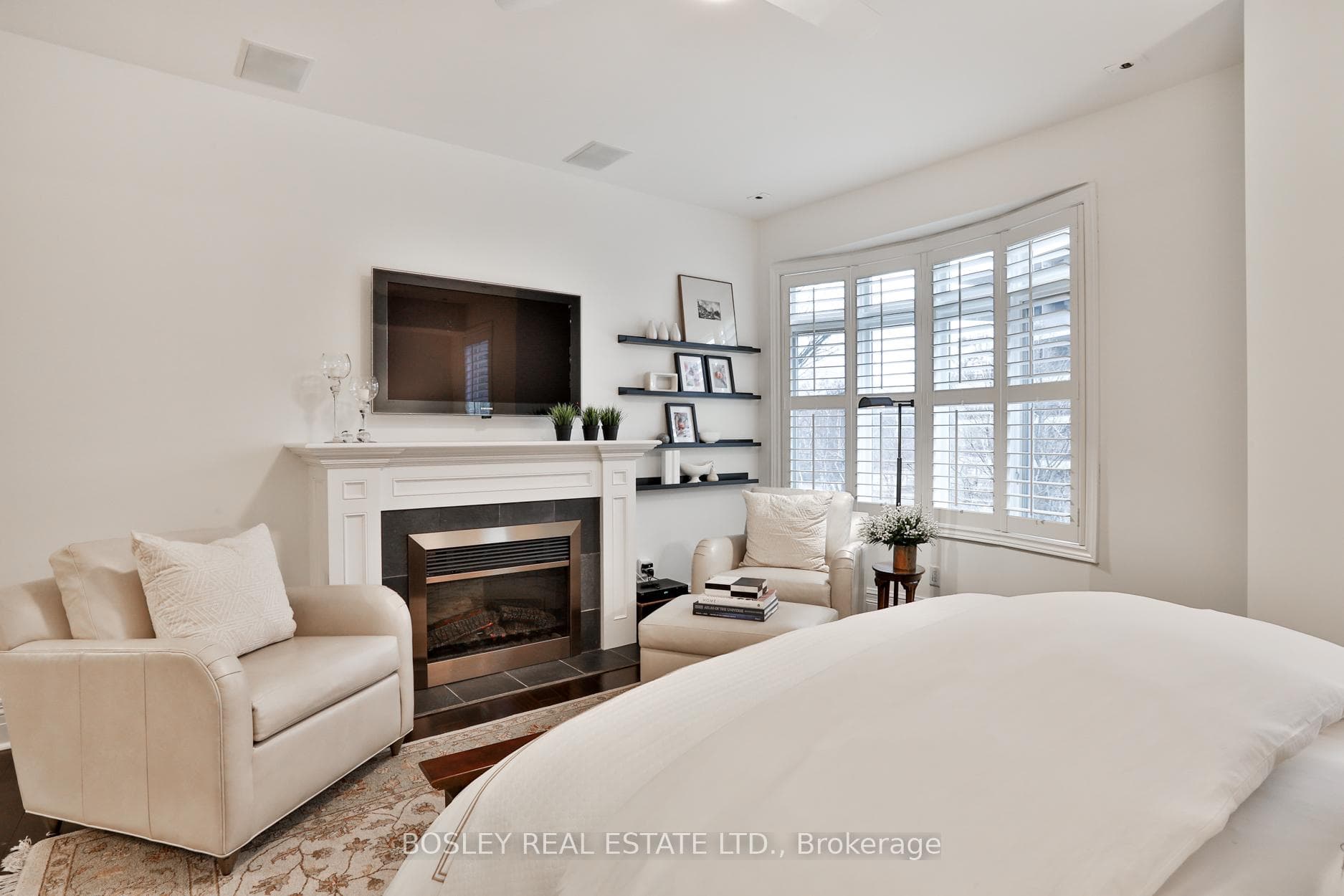 102 Pleasant Boulevard photo 20