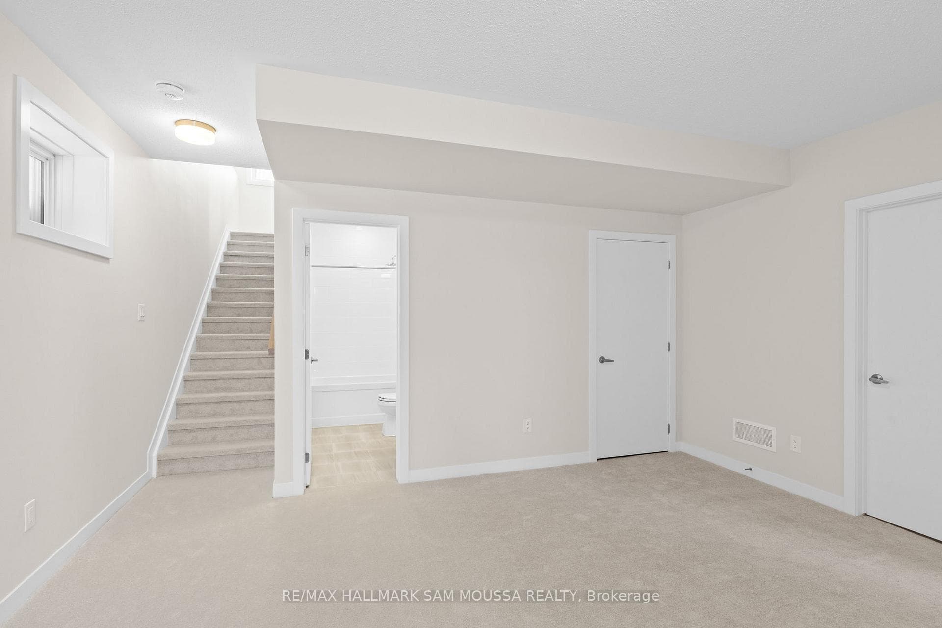 410 Euphoria Crescent photo 36