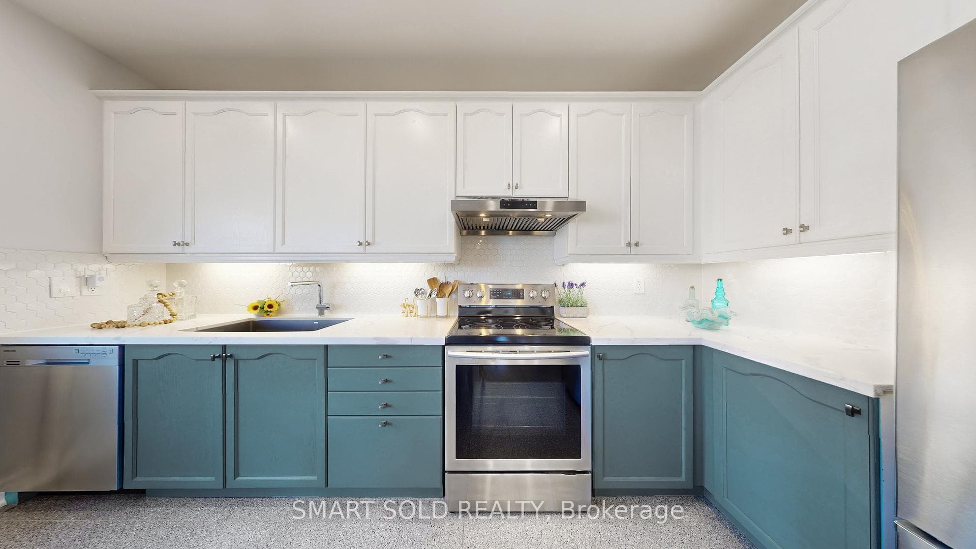 3 Manorwood Drive photo 20