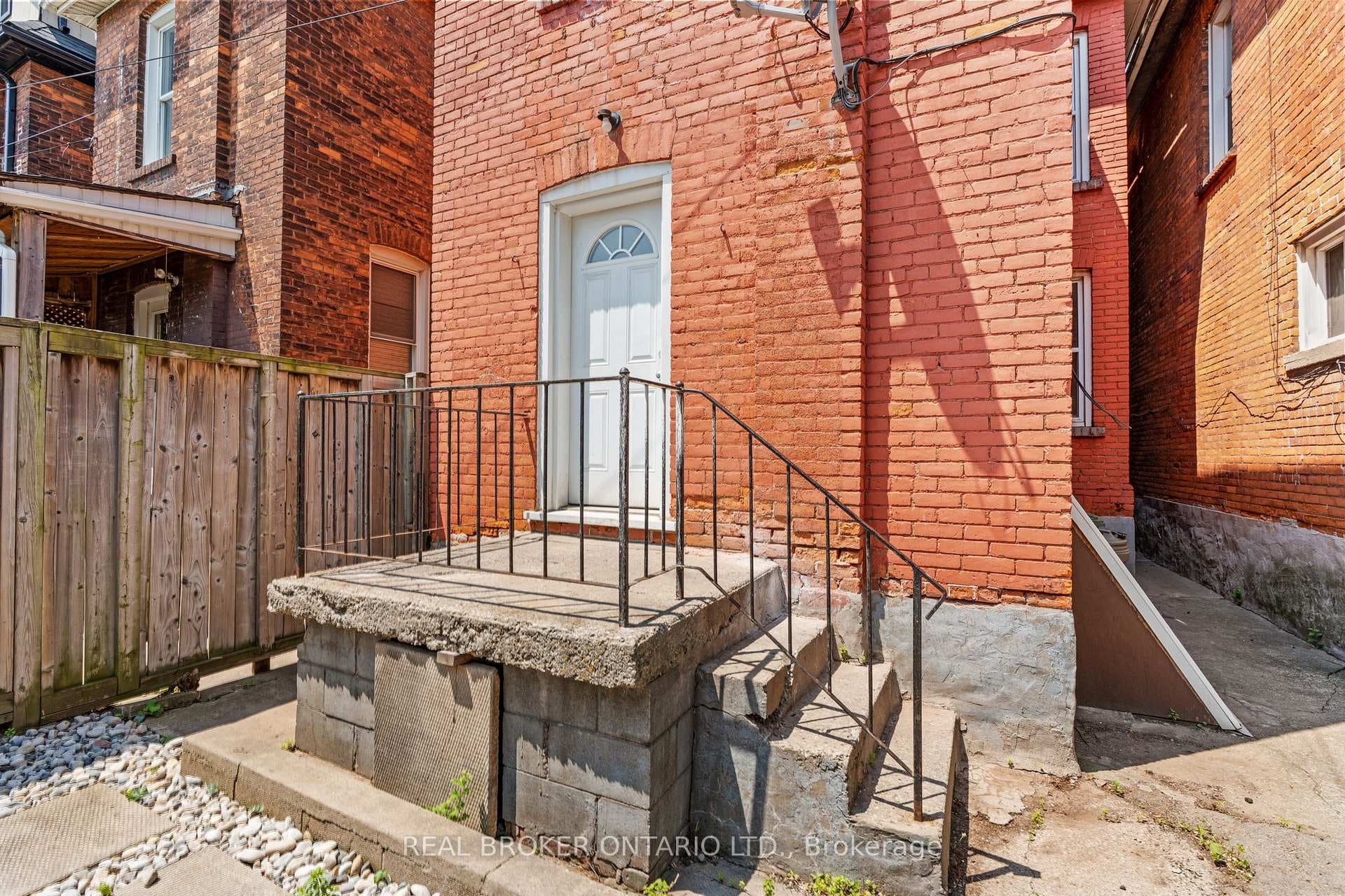 40 Ashley Street photo 22