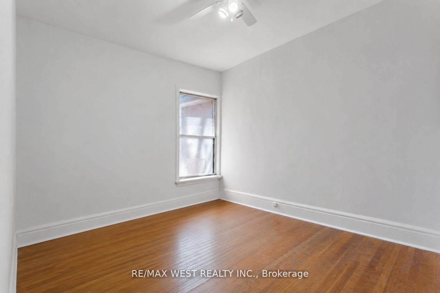 39 Noble Street photo 37