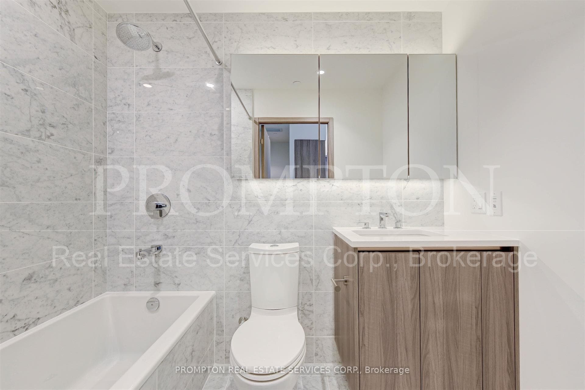 95 McMahon Drive Unit 2801 photo 15