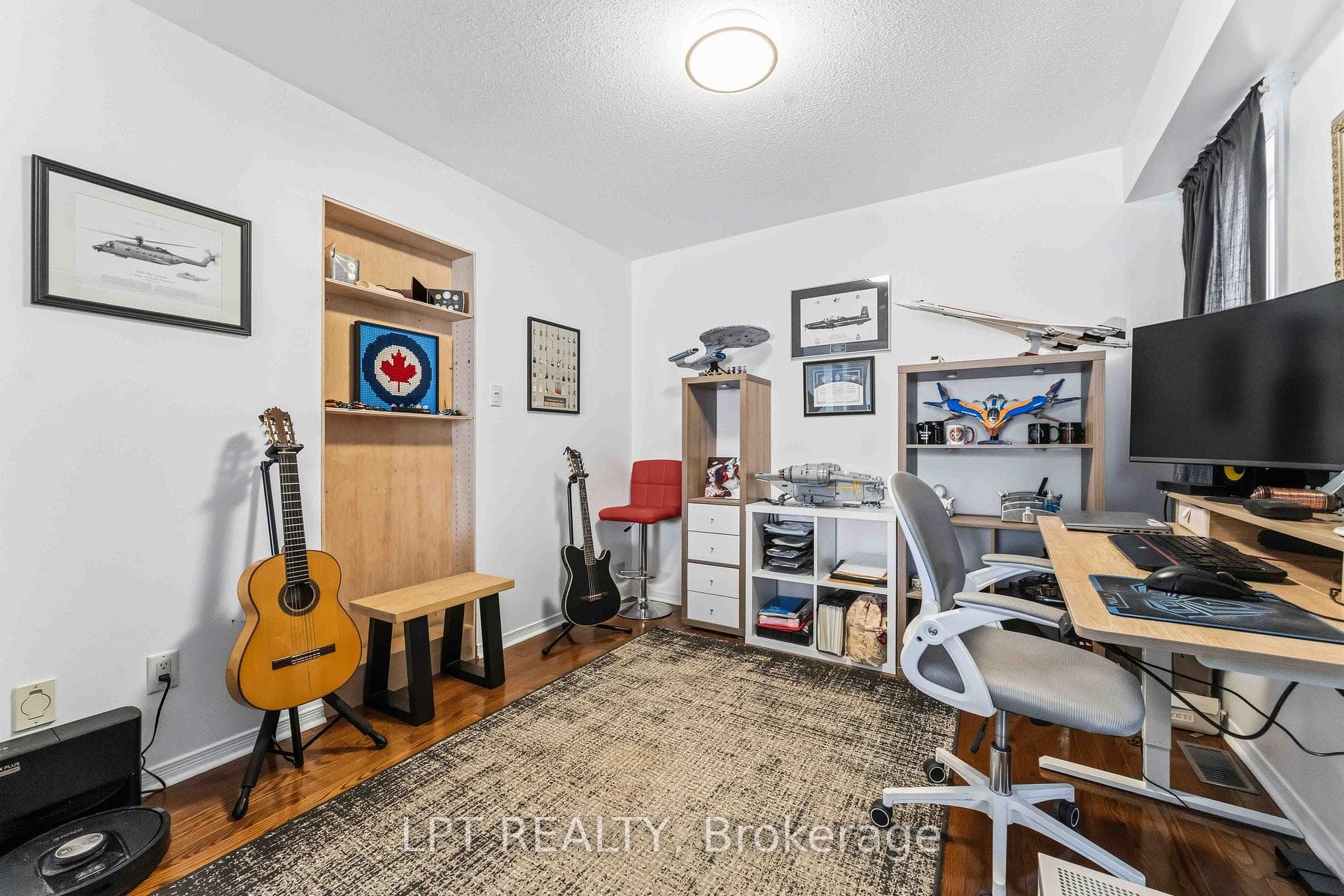 1549 Senateurs Way photo 6