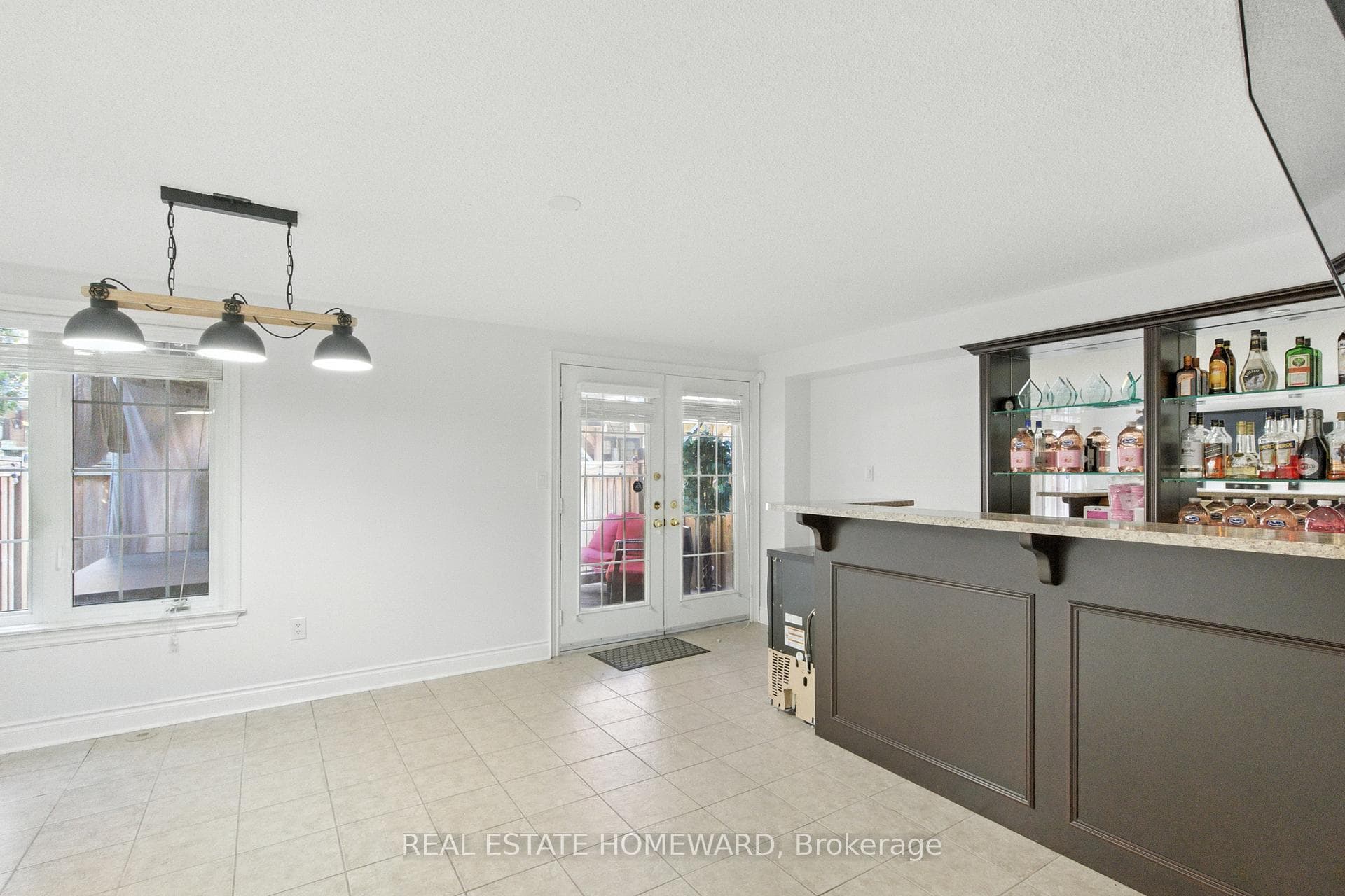 4 Isaac Devins Avenue photo 23