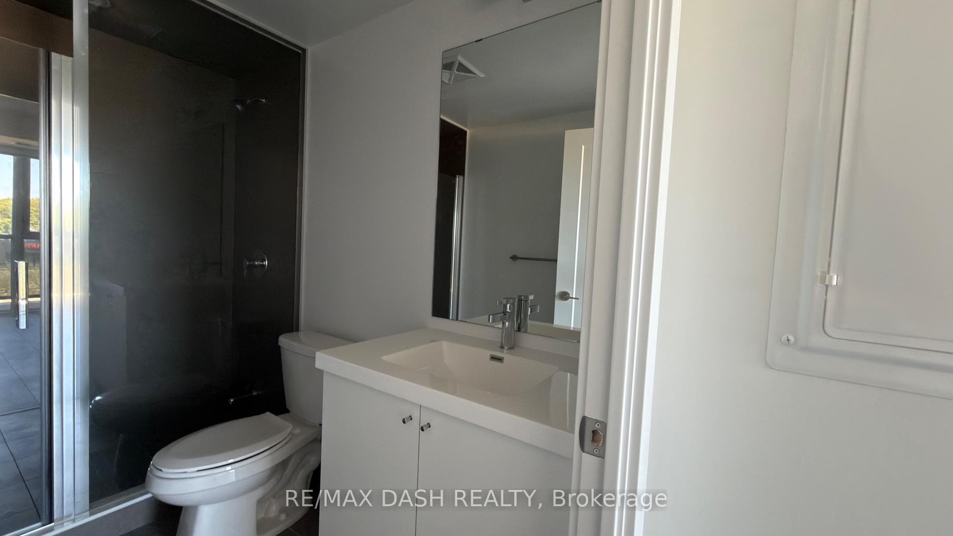2545 Simcoe Street Unit 435 photo 13