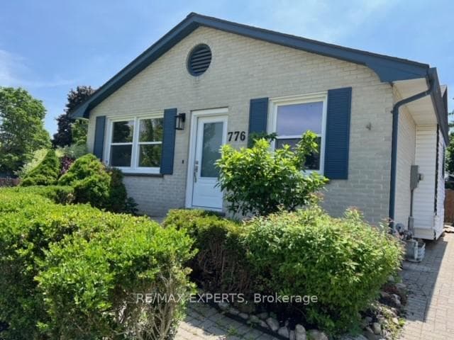 776 Gladstone Drive photo 1