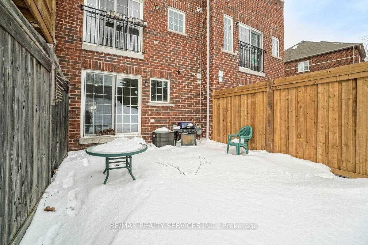 43 Denison Avenue photo 32
