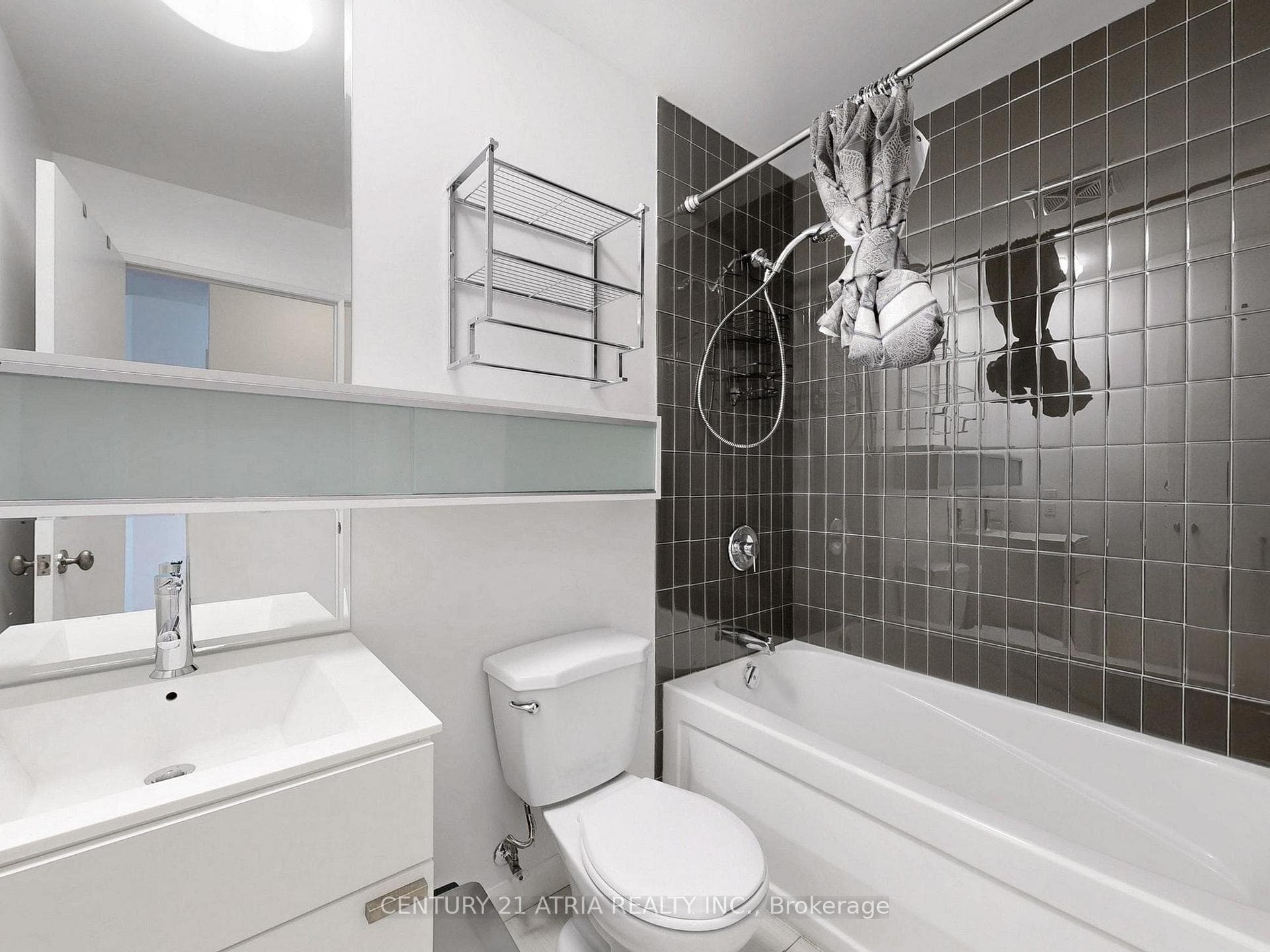 111 Elizabeth Street Unit 1809 photo 14