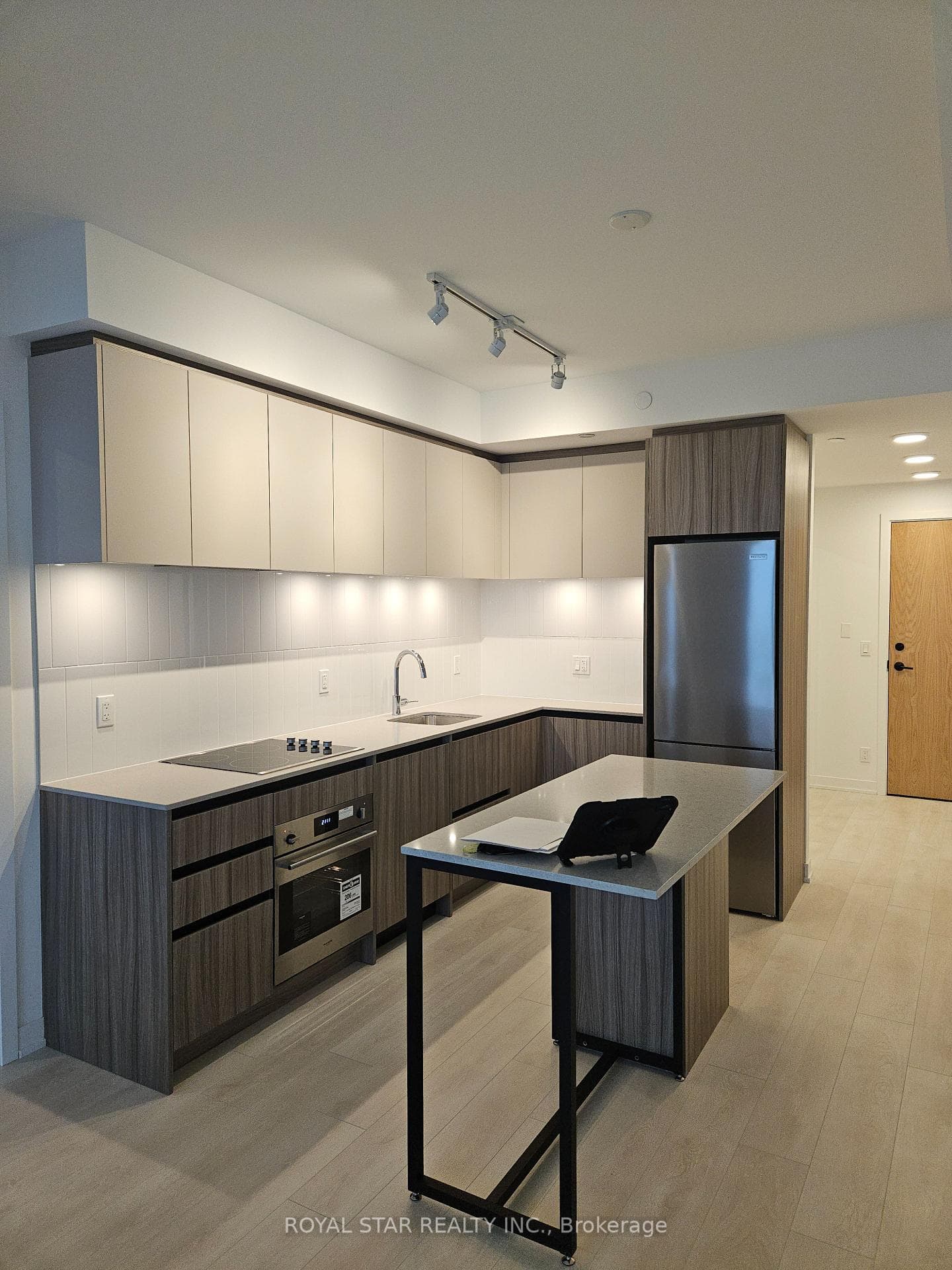 7950 Bathurst Street Unit 1502 photo 3