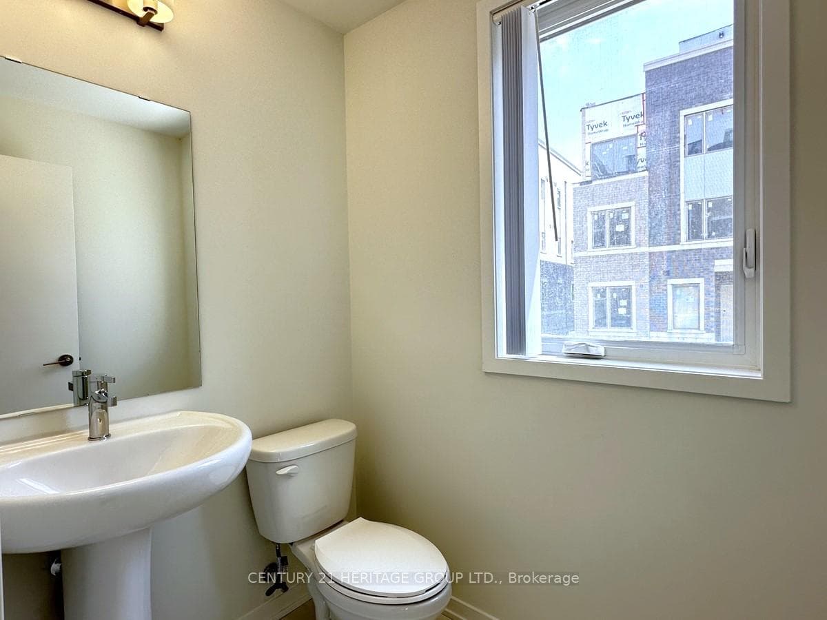 121 Honeycrisp Crescent Unit TH243 photo 12