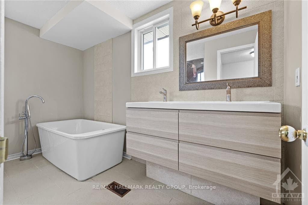 379 DUVERNAY Drive photo 22