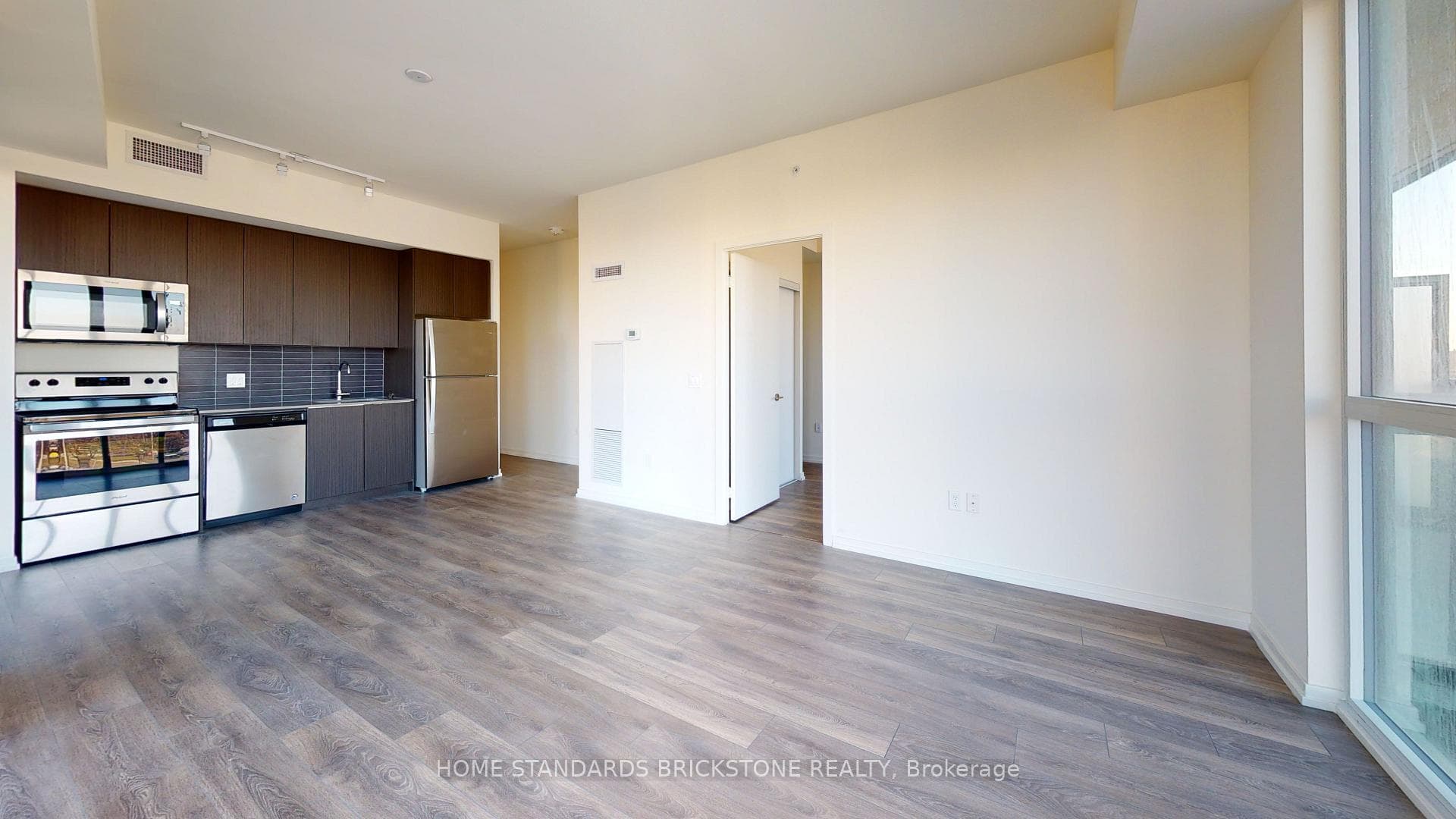 3237 Bayview Avenue Unit 506 photo 32