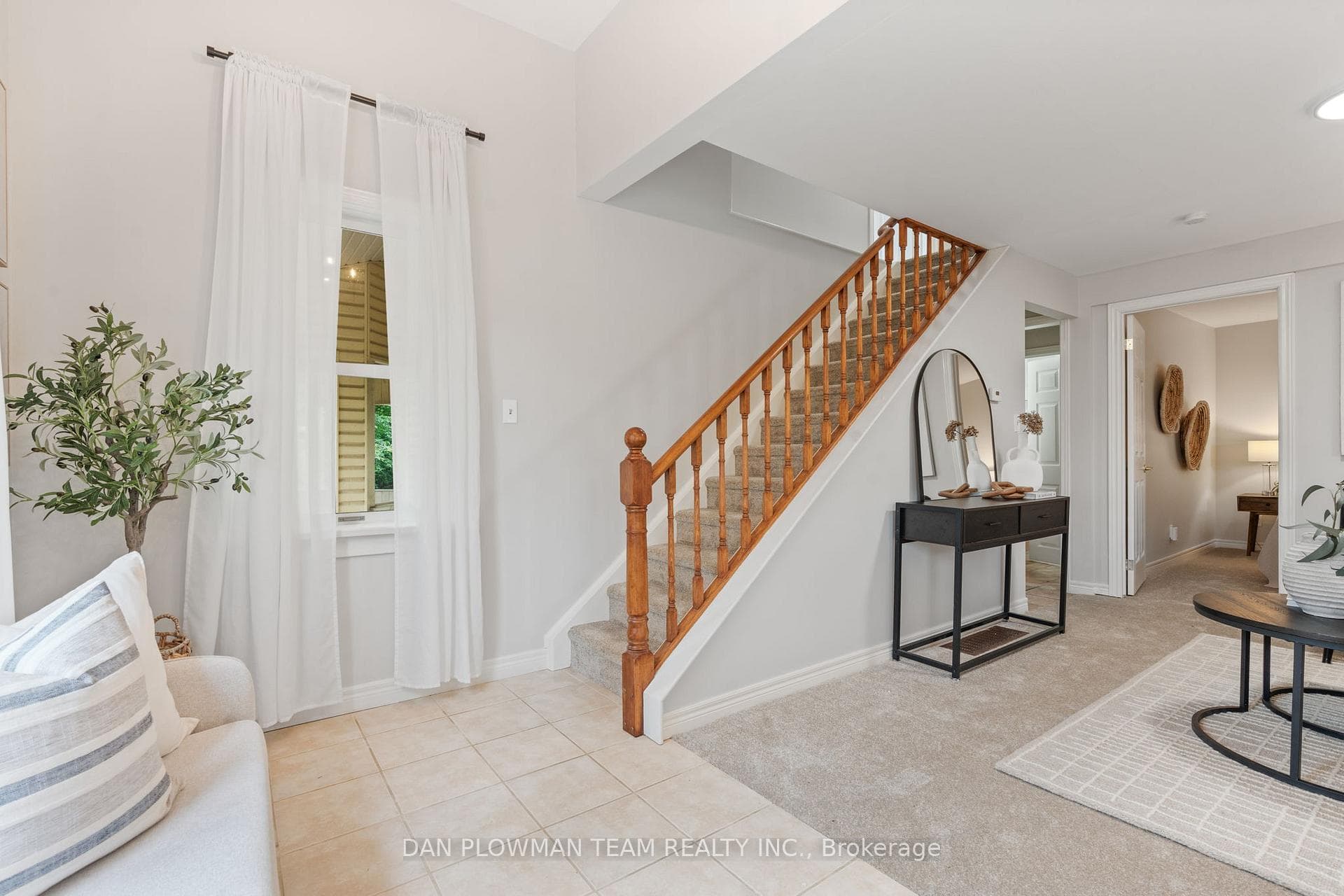 5274 Old Brock Road photo 8