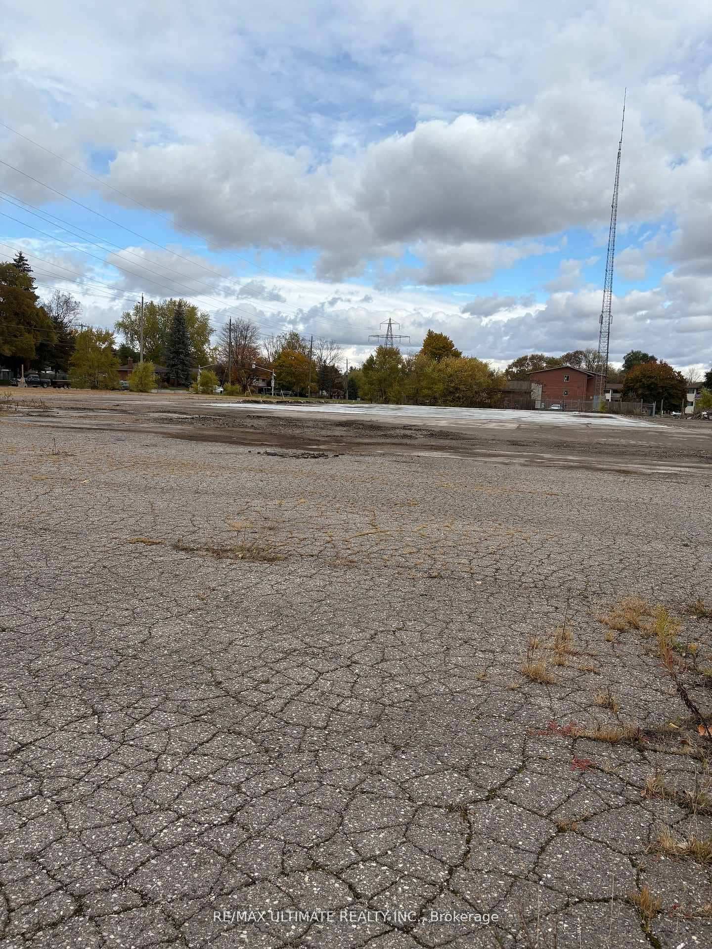 1154 Hamilton Road photo 2