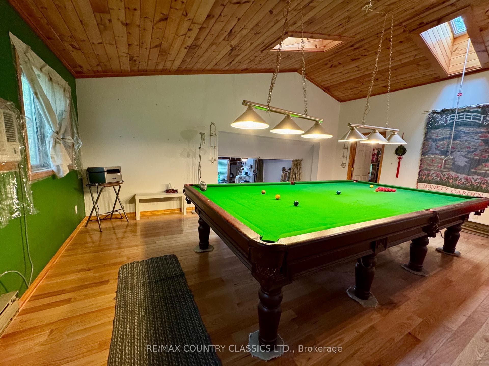 256 Elgin Road photo 12