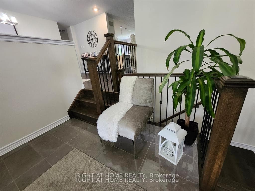 84 Diamond Valley Drive photo 5