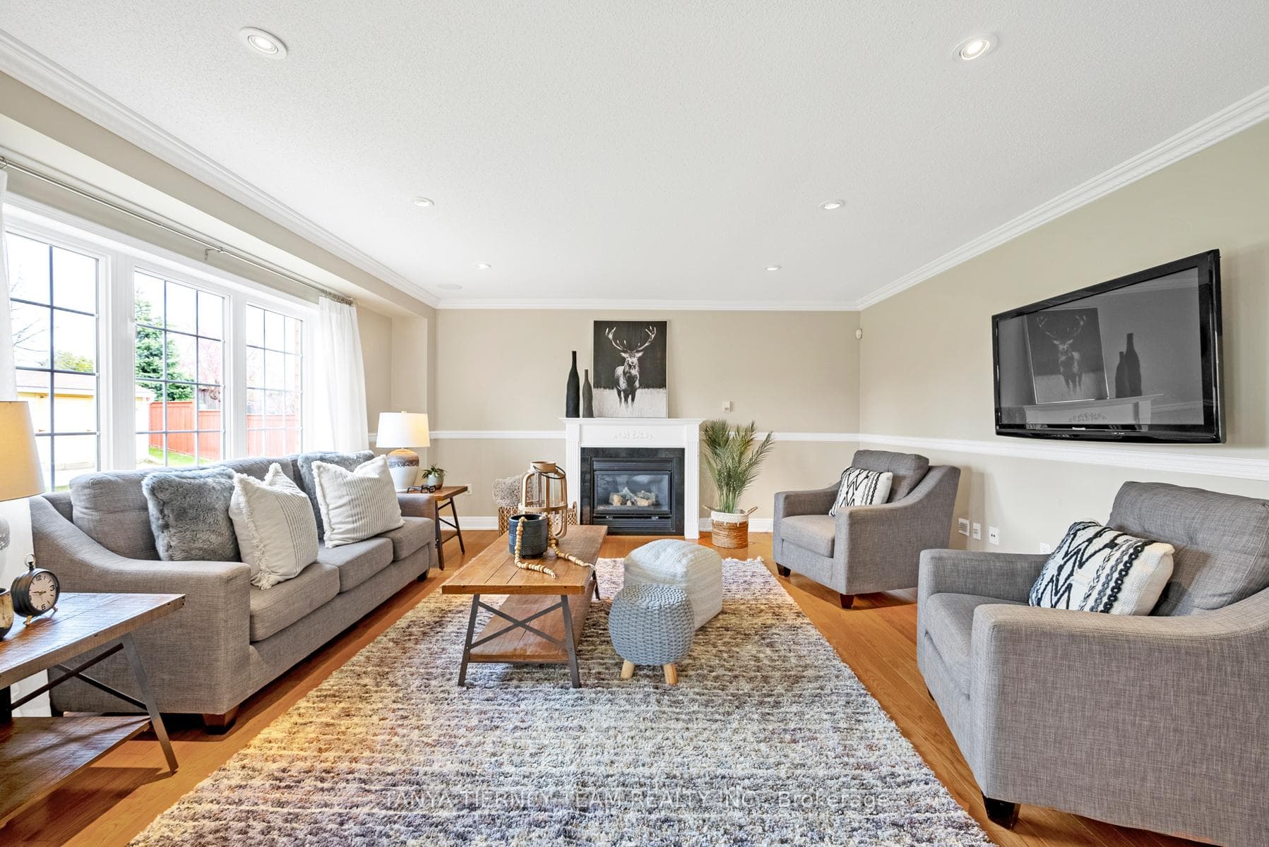 39 Dopp Crescent photo 11