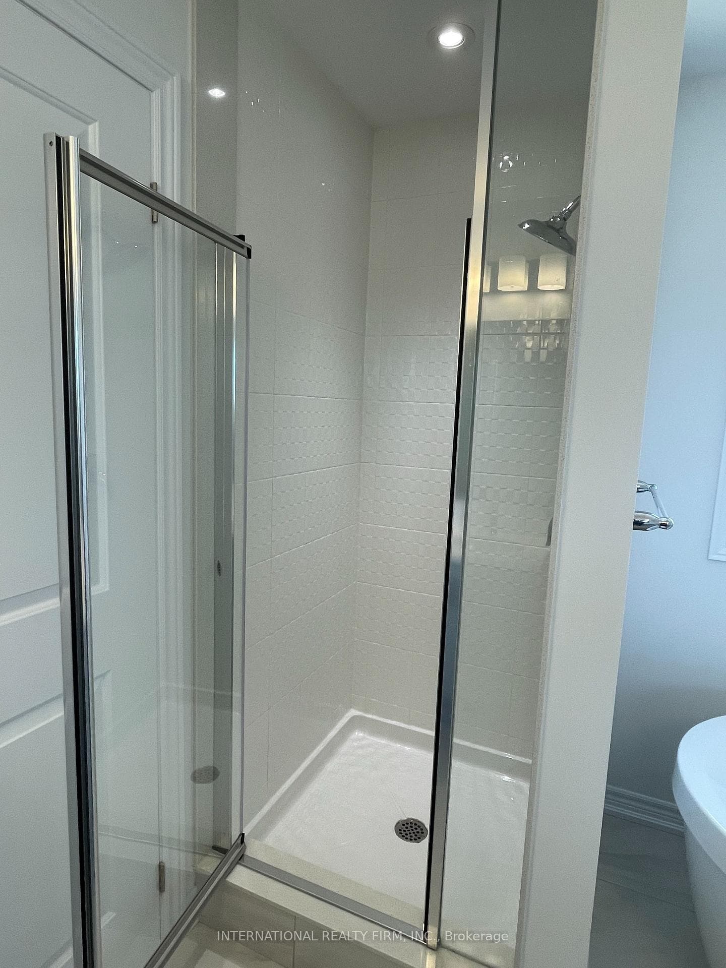 169 Fenchurch Manor photo 7