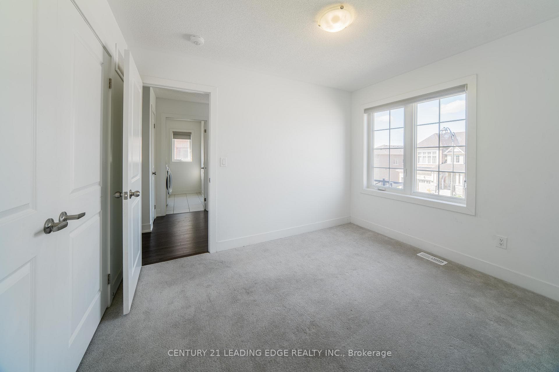 77 Kentledge Avenue photo 21