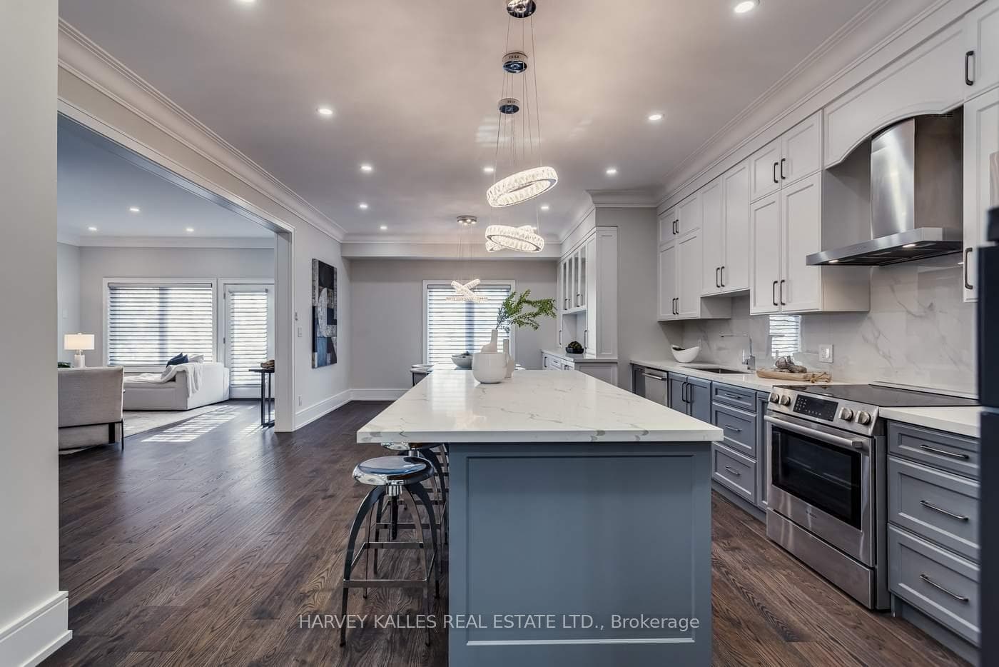 31 Regina Avenue photo 8