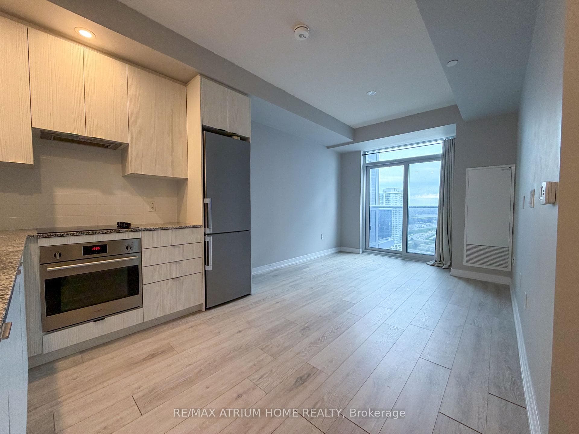 225 Village Green Square Unit 2705 photo 9
