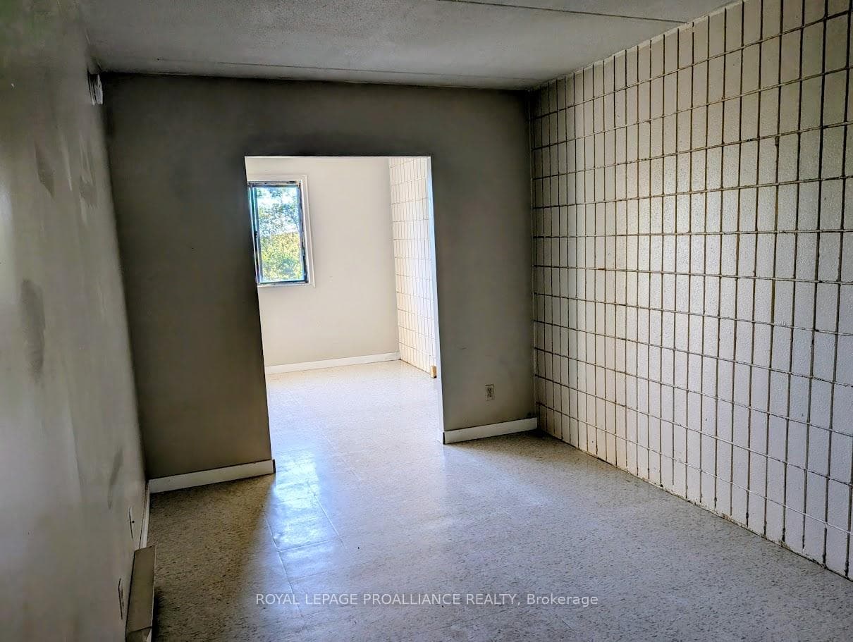 1837 Lansdowne Street Unit 34 photo 8