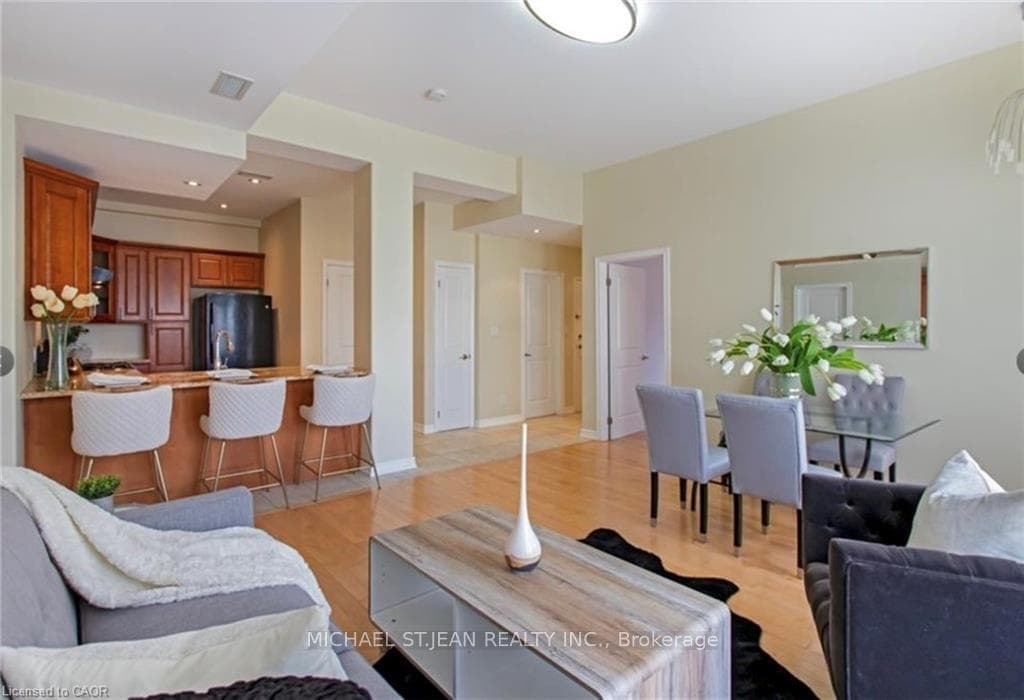130 Wellington Street Unit 201 photo 6