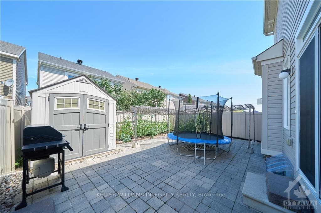540 DUNDONALD Drive photo 28