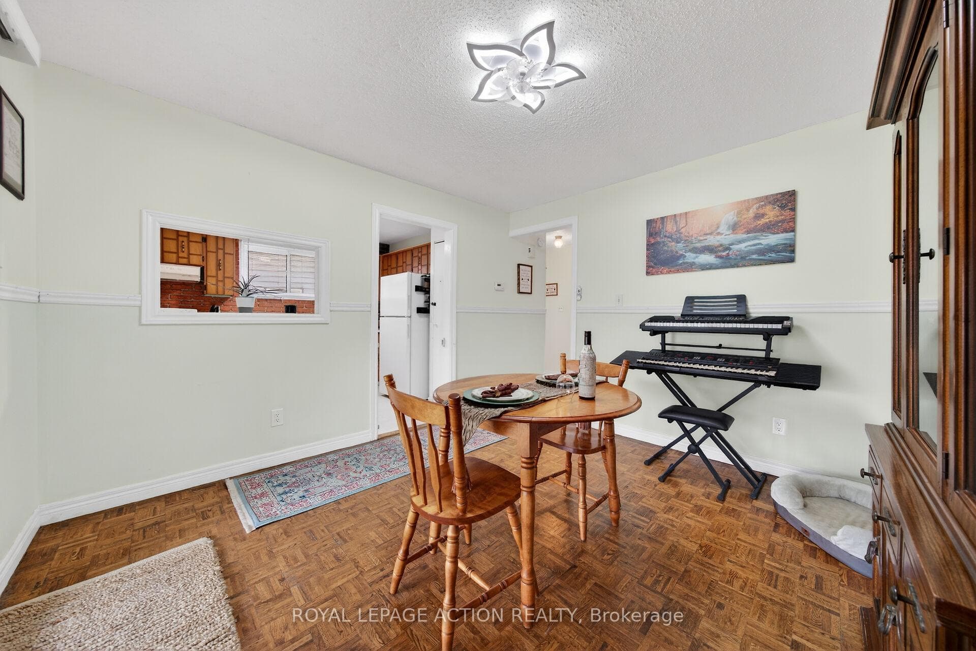 34 Enfield Crescent photo 9