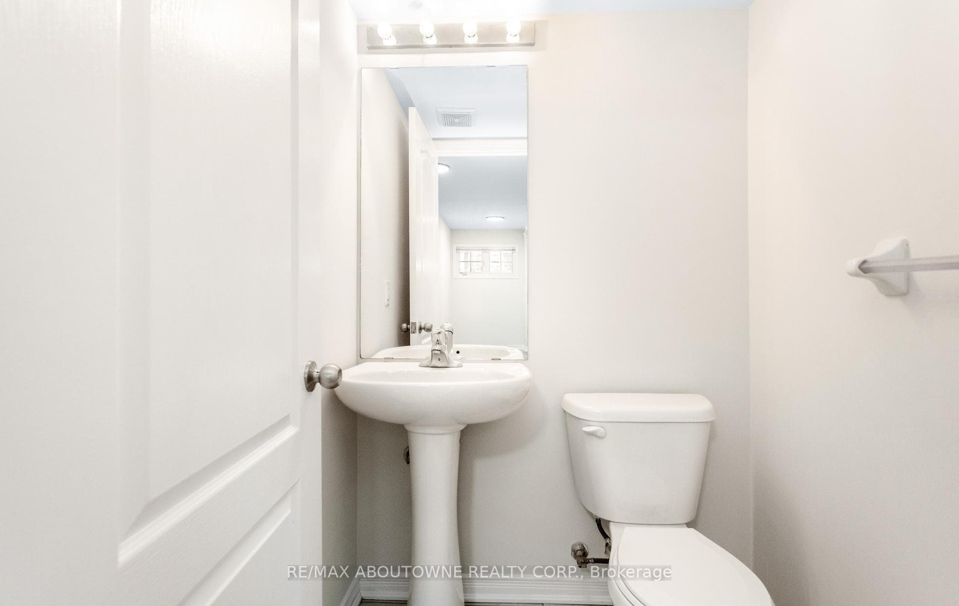 2441 Greenwich Drive Unit 1 photo 29
