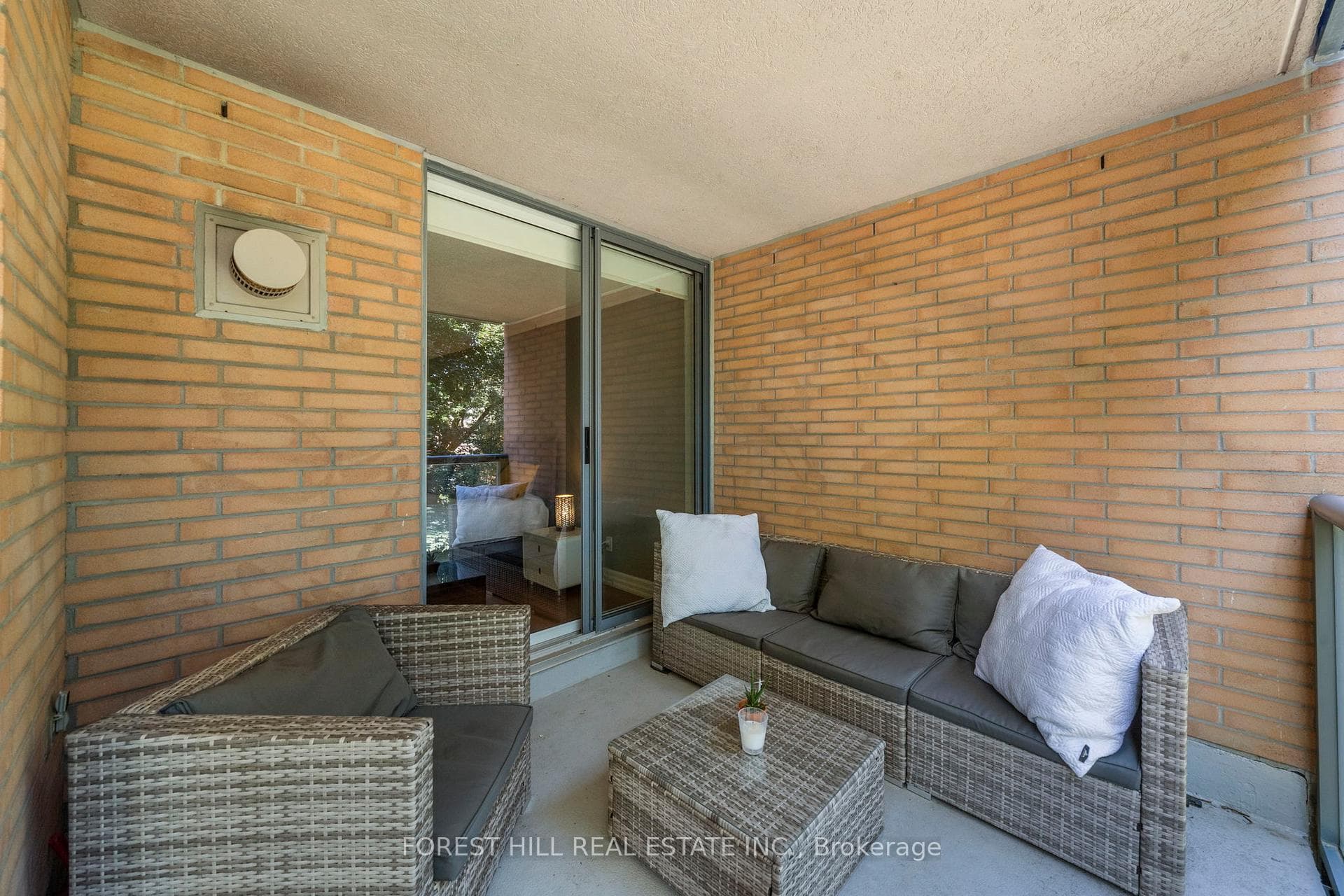 2727 Yonge Street Unit 416 photo 28