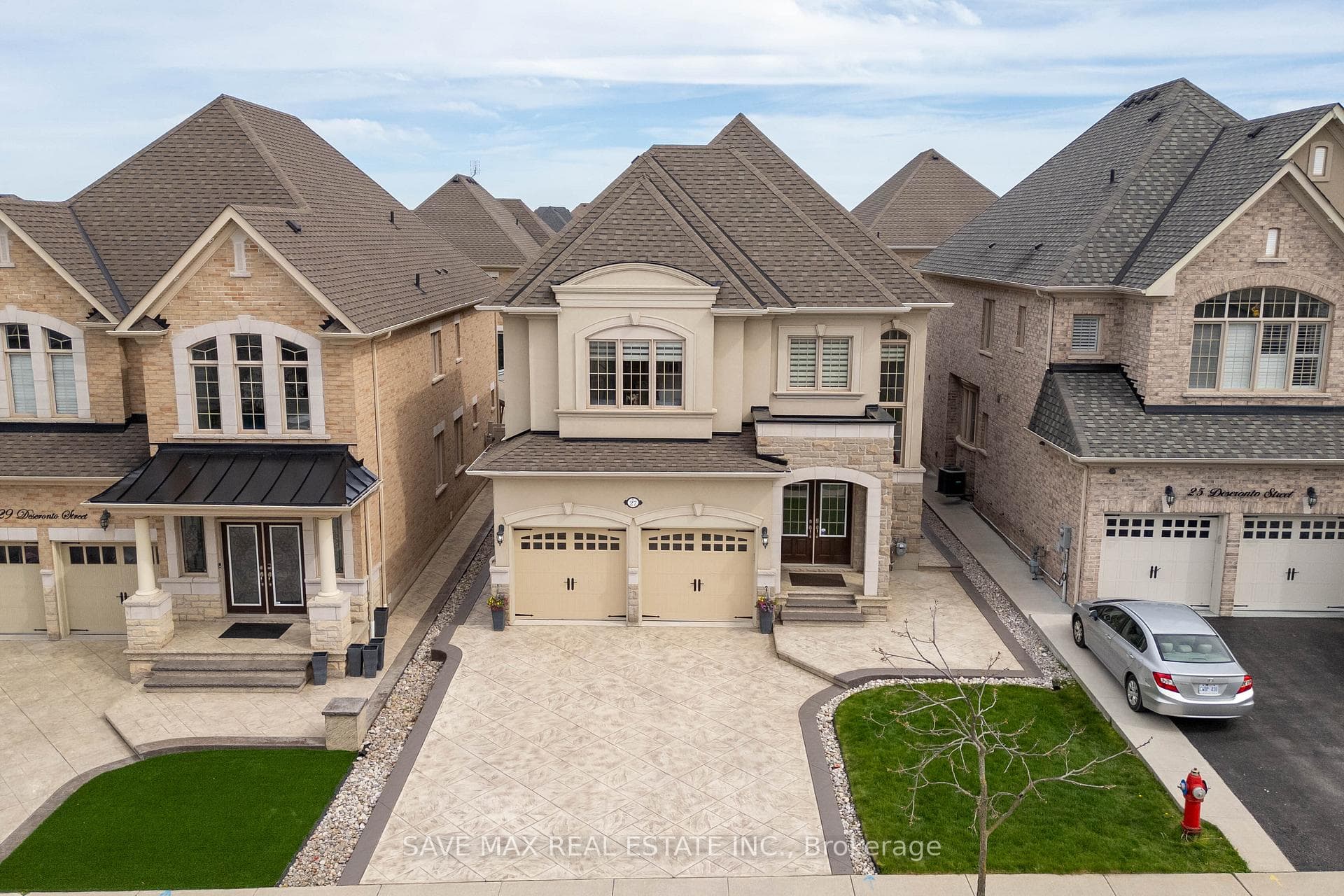 27 Deseronto Street photo 2