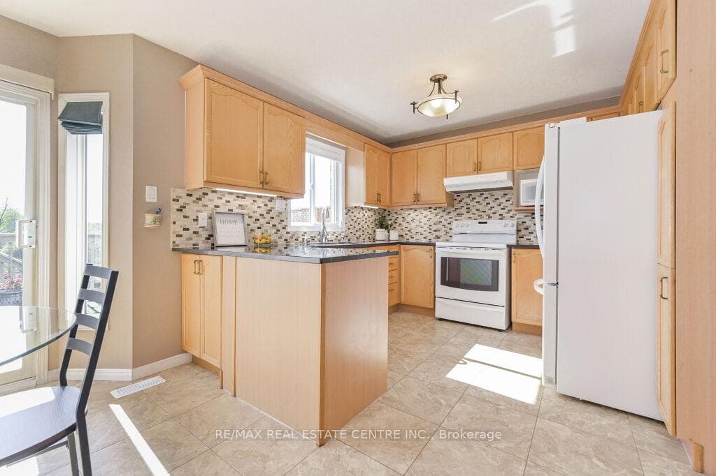 83 Hunter Road photo 9