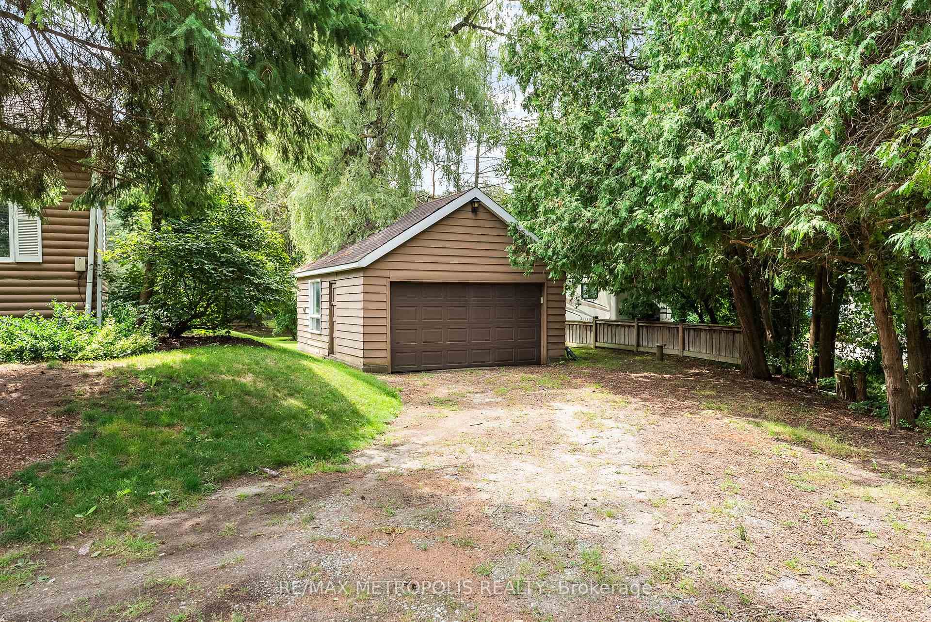 4359 Lloydtown Aurora Road photo 3
