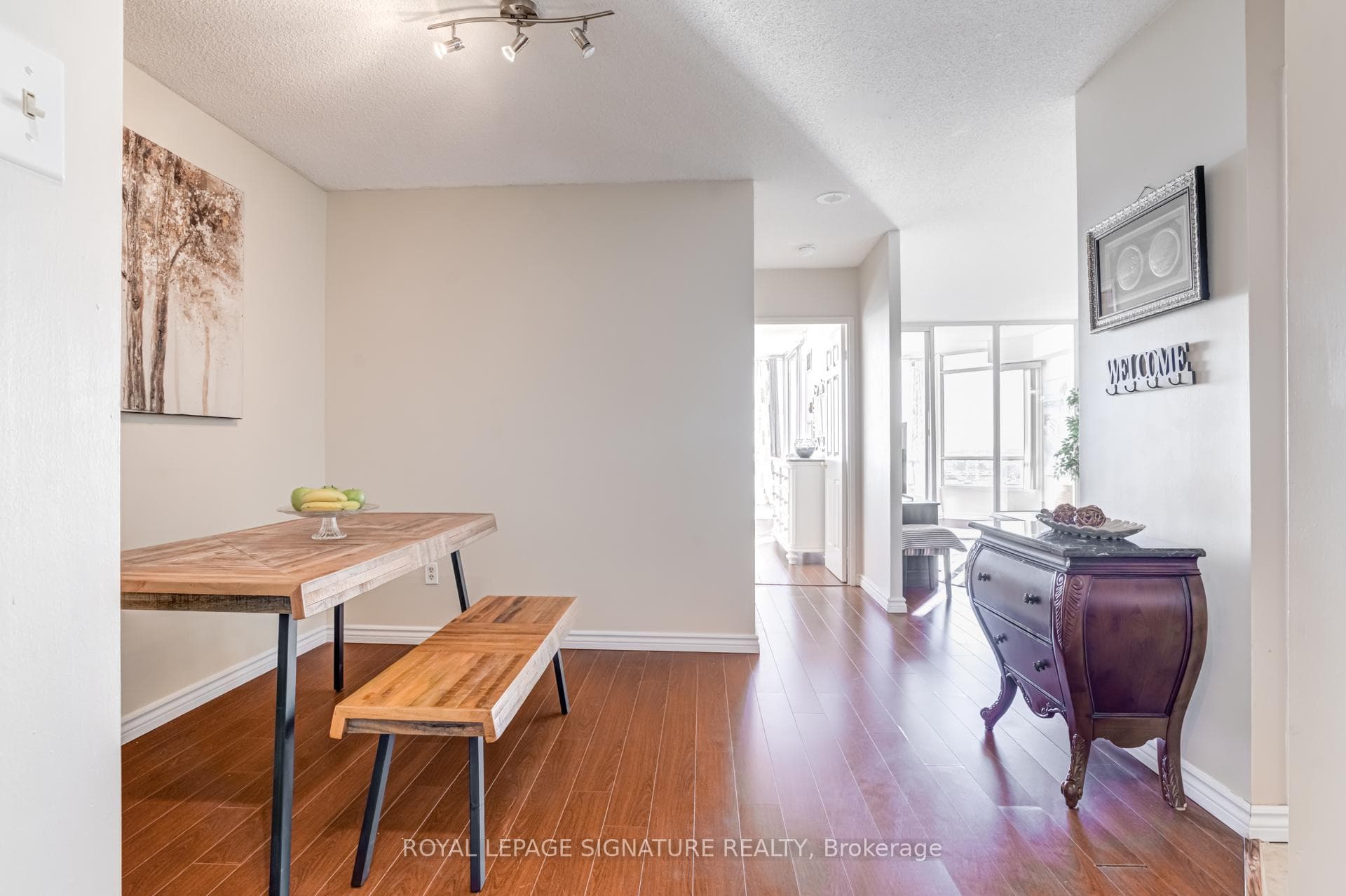 26 Hanover Road Unit 904 photo 15