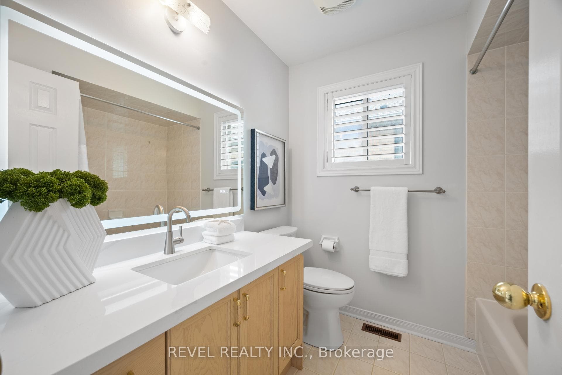10 Dinsdale Drive photo 32